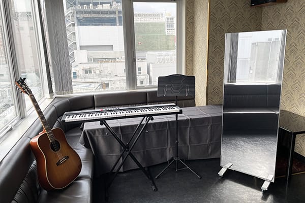 なんば駅から徒歩2分のボイトレ教室_メロスクなんば心斎橋校 なんば駅から徒歩2分のボイトレ教室_メロスクなんば心斎橋校