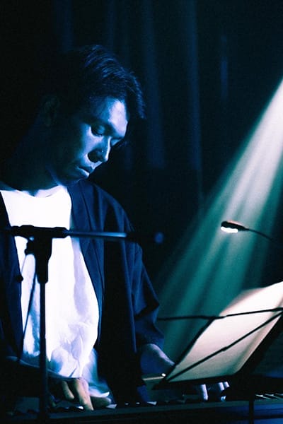 オカダ先生_メロスクなんば心斎橋校のボイトレ講師